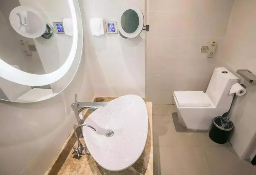 Lavande Hotel Dalian Malan Square Metro Station