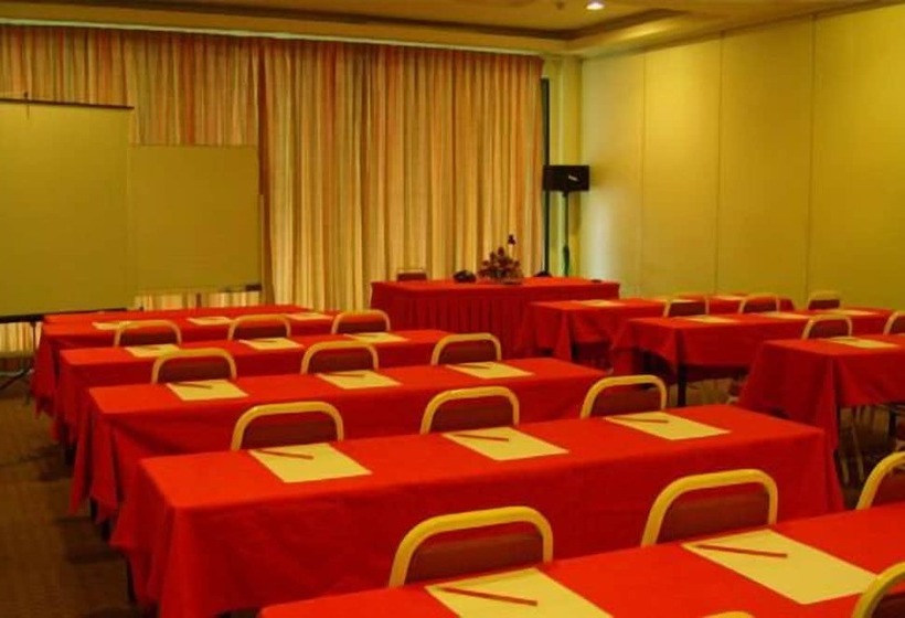 ホテル Gemas Golf Resort