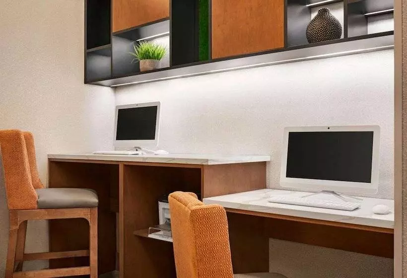 Hotelli La Quinta Inn & Suites By Wyndham Marysville