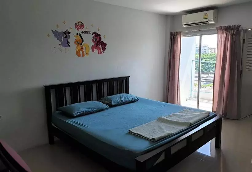 هتل Oyo 974 The Rest Village Apartment