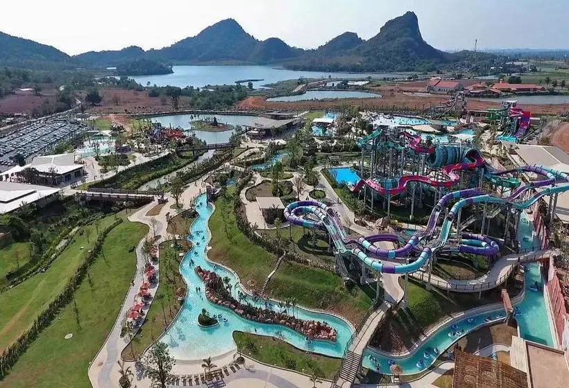 هتل Oyo 974 The Rest Village Apartment
