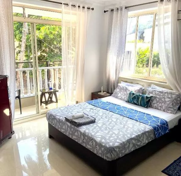 Majatalo Sun Kissed Holidays Dabolim Goa Gold