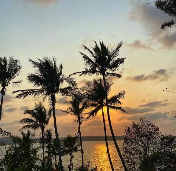 Majatalo Sun Kissed Holidays Dabolim Goa Gold