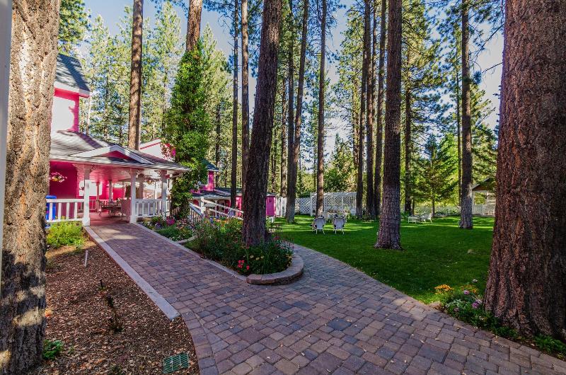 Apples Bed And Breakfast Inn