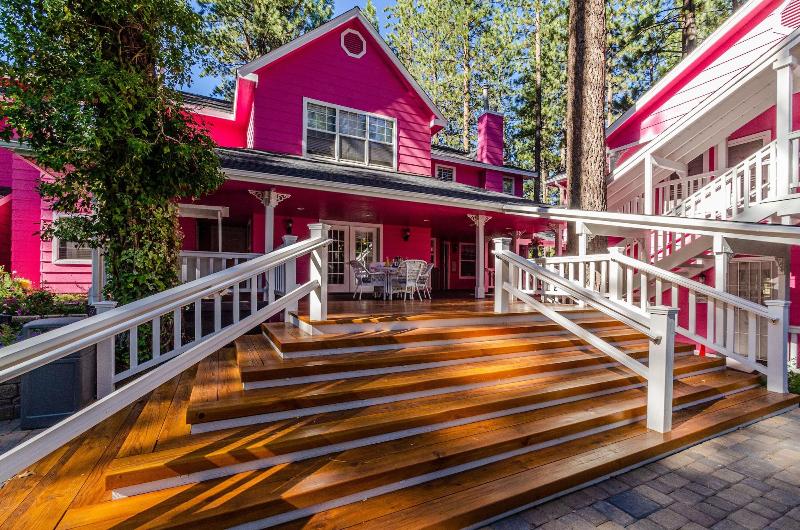 Apples Bed And Breakfast Inn