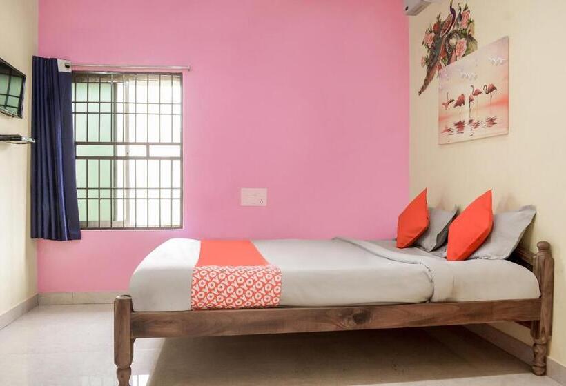 Hotel Aradhya Regency