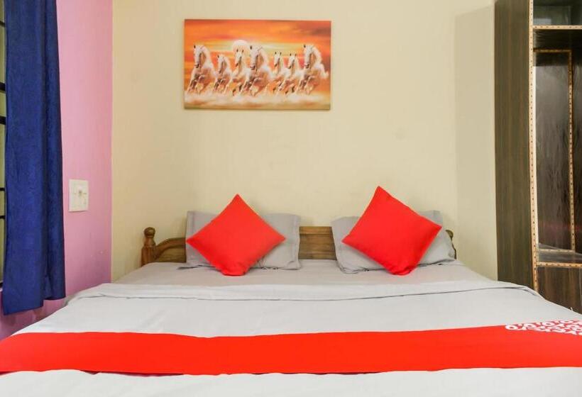 Hotel Aradhya Regency