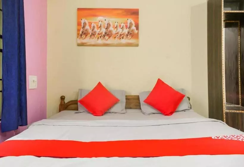 ホテル Aradhya Regency
