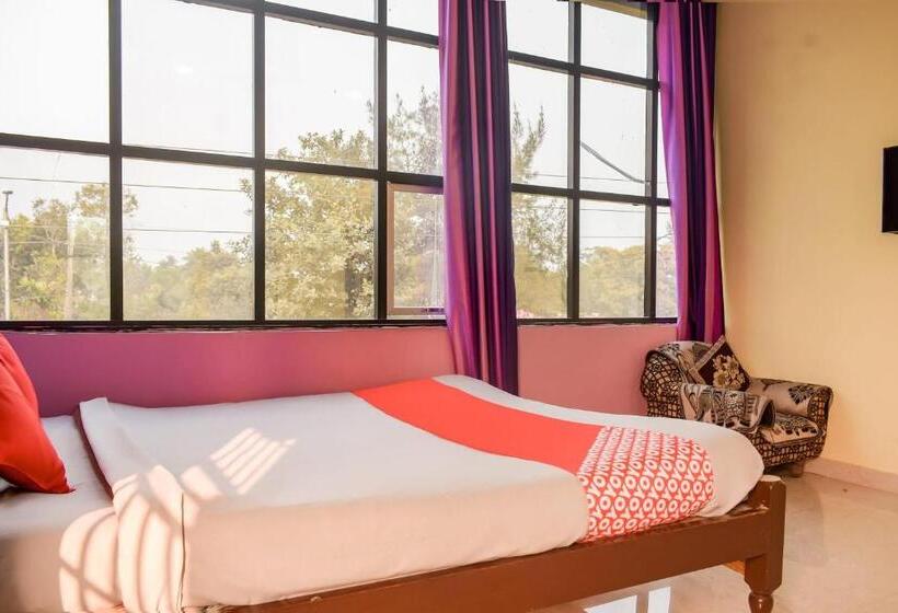 Hotel Aradhya Regency