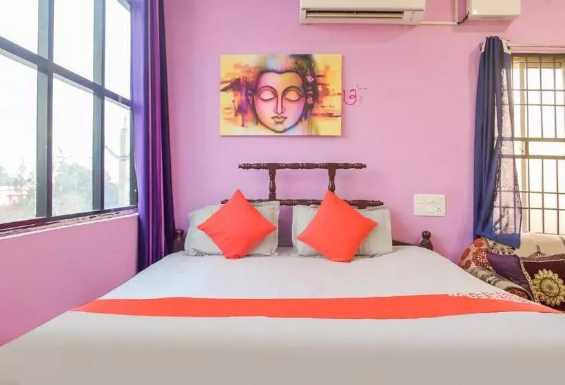 ホテル Aradhya Regency