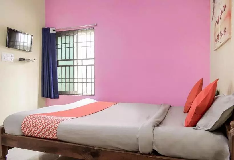 ホテル Aradhya Regency