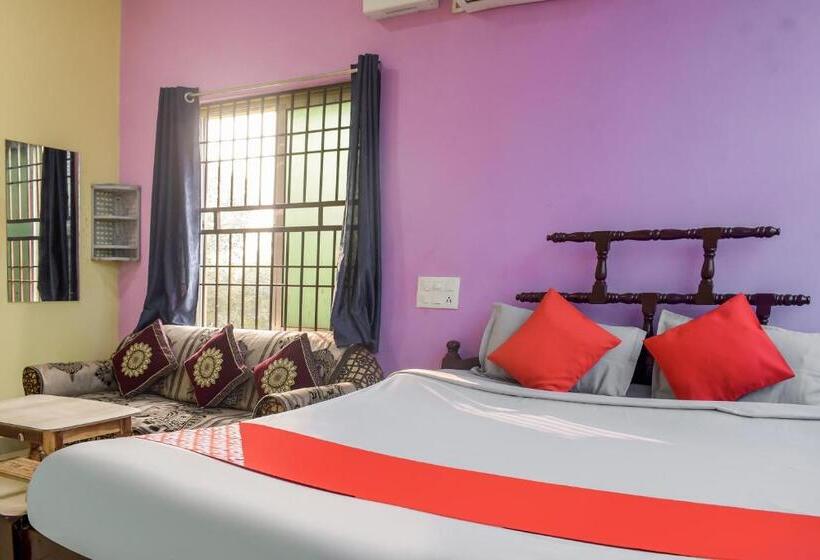 Hotel Aradhya Regency