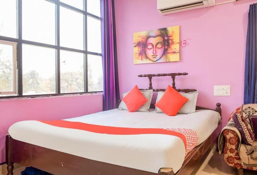 Hotel Aradhya Regency