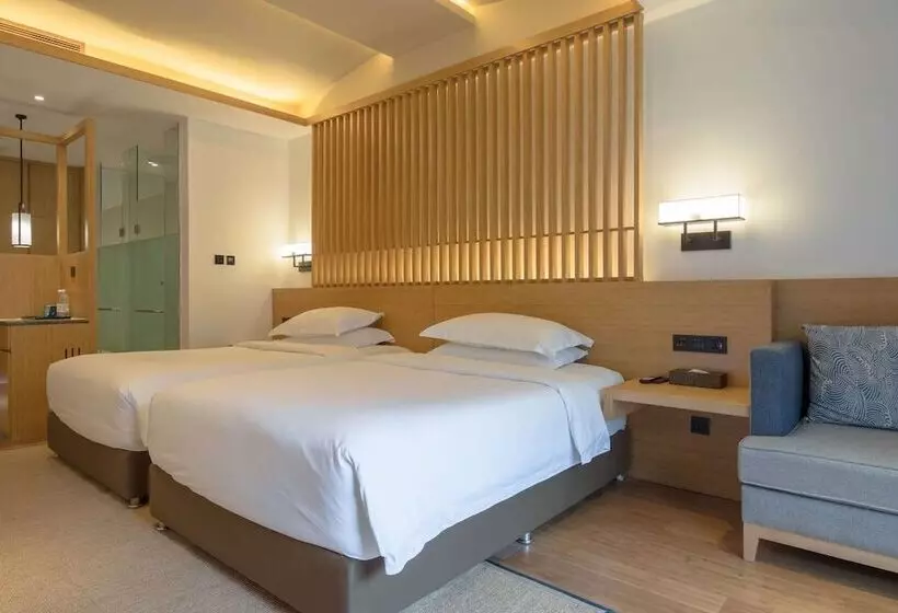 Hotelli Howard Johnson Huashuiwan Hot Springs Resort Chengdu