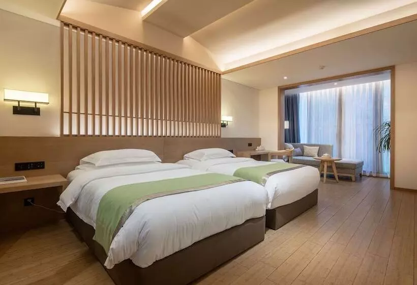 Hotelli Howard Johnson Huashuiwan Hot Springs Resort Chengdu