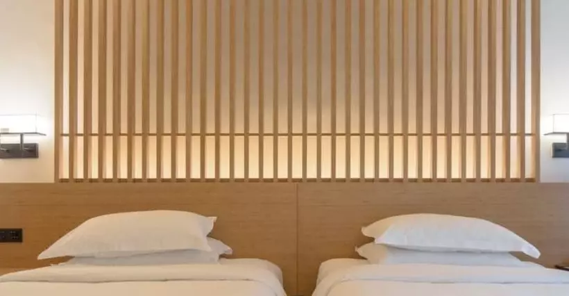 Hotelli Howard Johnson Huashuiwan Hot Springs Resort Chengdu