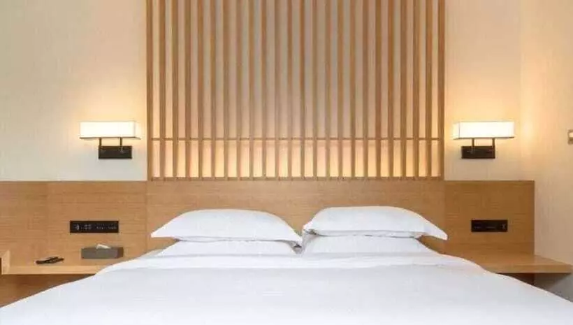 Hotelli Howard Johnson Huashuiwan Hot Springs Resort Chengdu