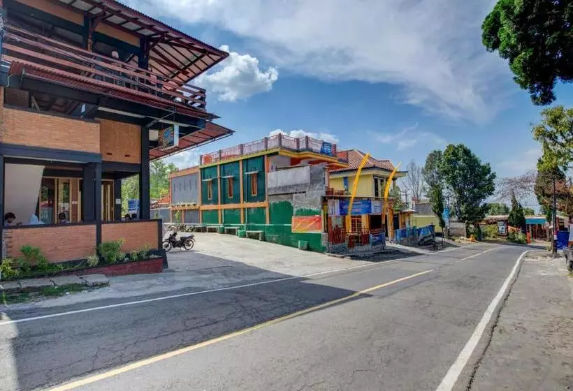 ホテル Oyo 3470 Villa Dapur Tengger