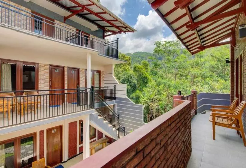 ホテル Oyo 3470 Villa Dapur Tengger