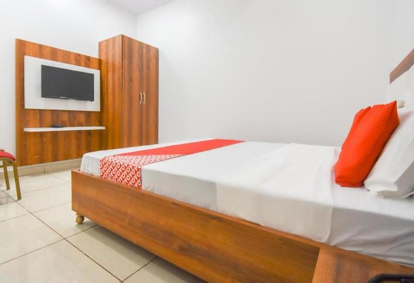 בית מלון כפרי Oyo 70588  Moonwalk Residency