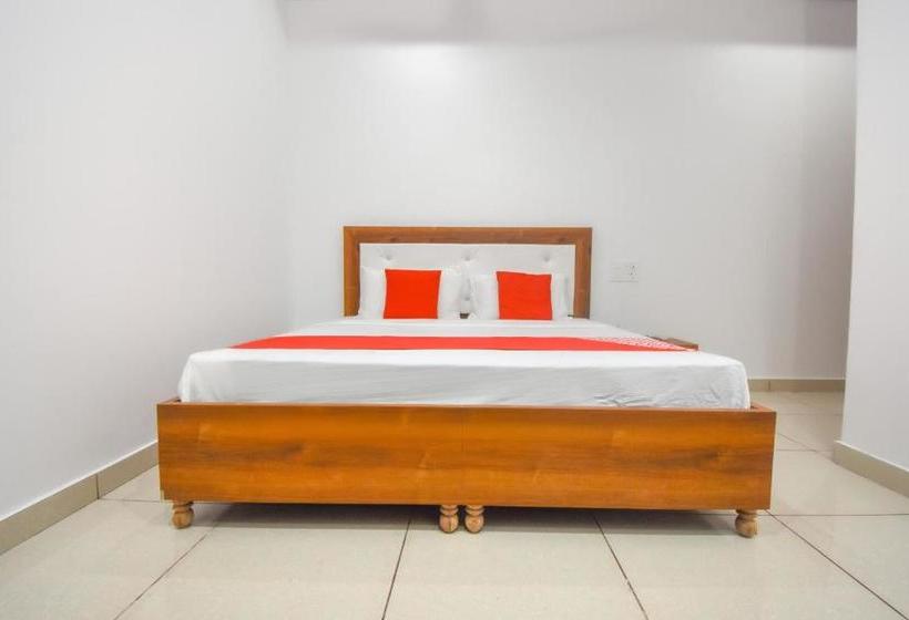 בית מלון כפרי Oyo 70588  Moonwalk Residency