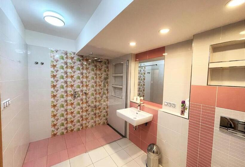 Panzió Výšinka 719