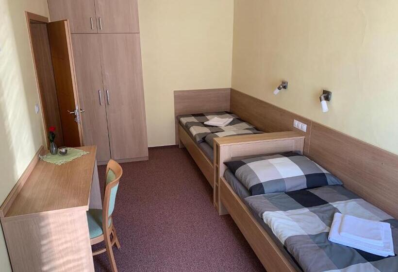 Panzió Výšinka 719