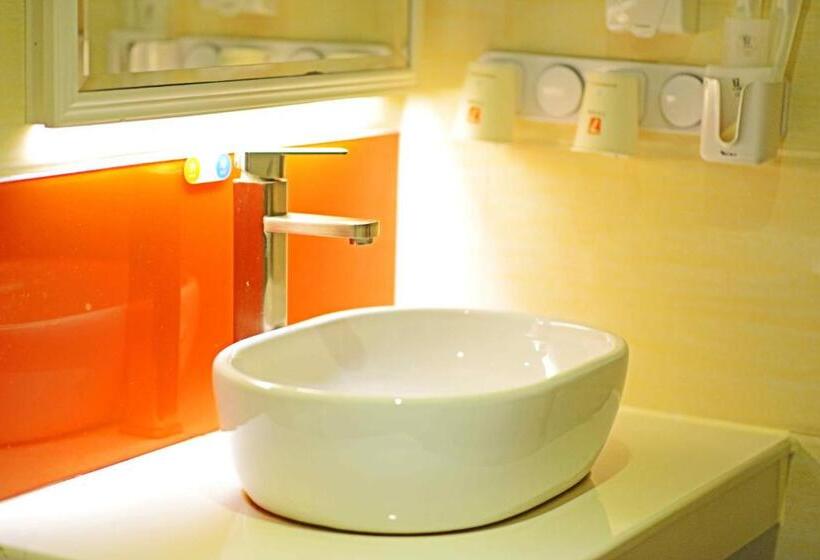 Hotel 7days Premium Chongqing Airport Light Rail Huixing Station Branch