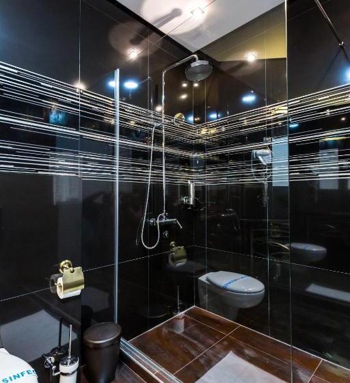 هتل Crystal Light