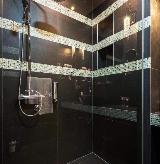 هتل Crystal Light