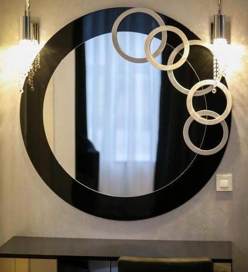 هتل Crystal Light