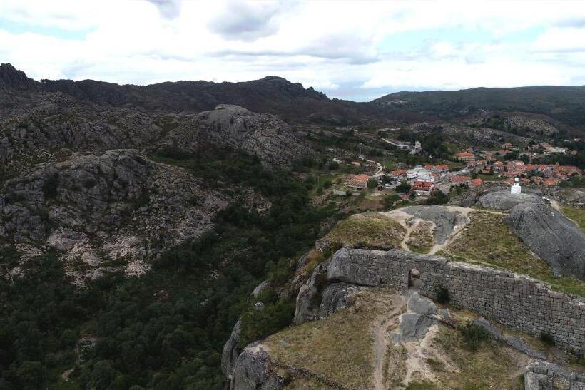 住宿加早餐  Alojamento Local  Miradouro Do Castelo