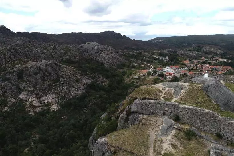 ベッドアンドブレックファースト Alojamento Local  Miradouro Do Castelo