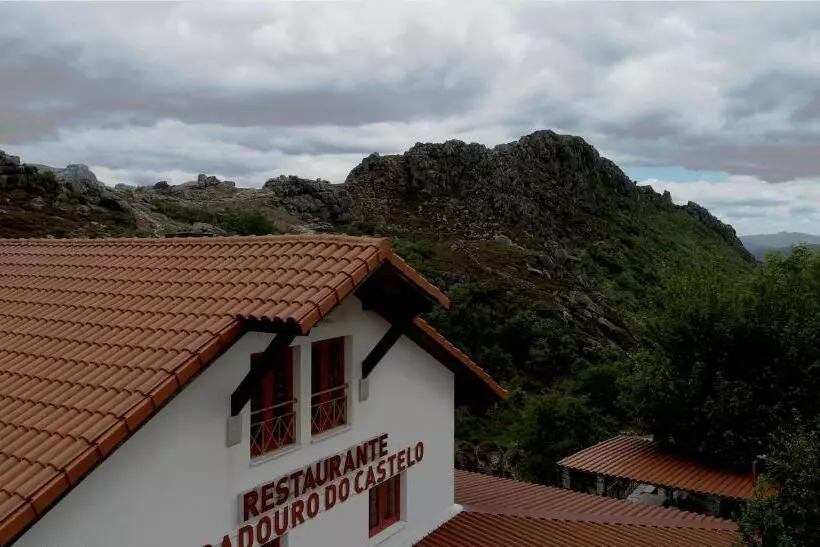 ベッドアンドブレックファースト Alojamento Local  Miradouro Do Castelo