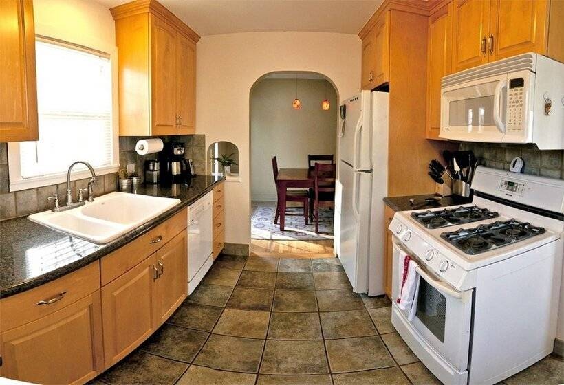 3 Bedroom Cottage Near Sugarhouse Park