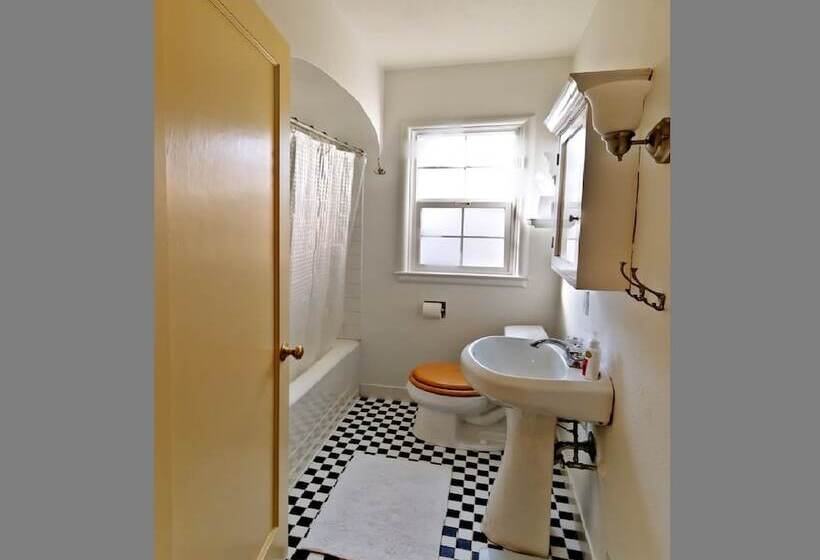 3 Bedroom Cottage Near Sugarhouse Park