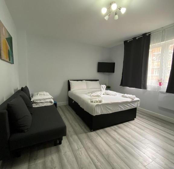 فندق صغير Comfortable   Cosy   Budget Studios In City Center