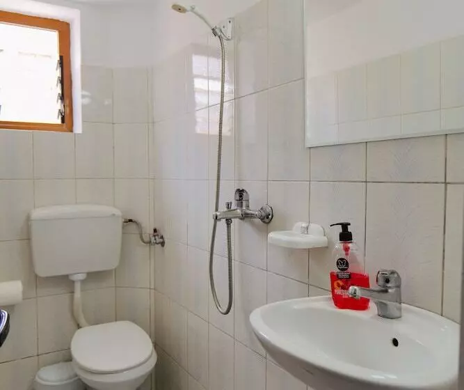 هتل Apartments And Rooms Armanda