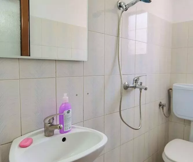 هتل Apartments And Rooms Armanda