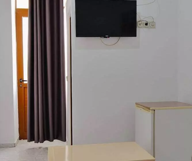هتل Apartments And Rooms Armanda