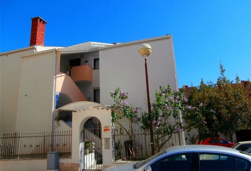 بنسيون Apartments Song