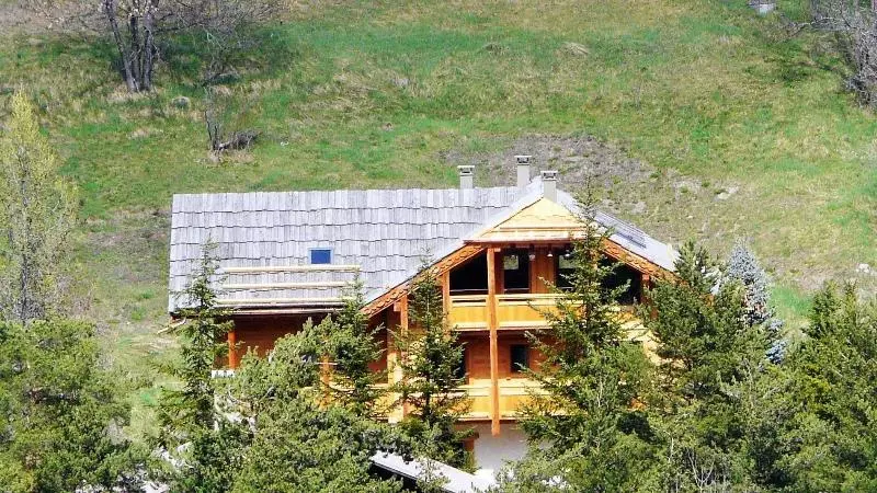 Majatalo Le Cerf Che  Near Aravet Gondola