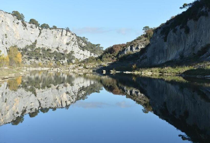 פנסיון Le Mas Des Alexandrins