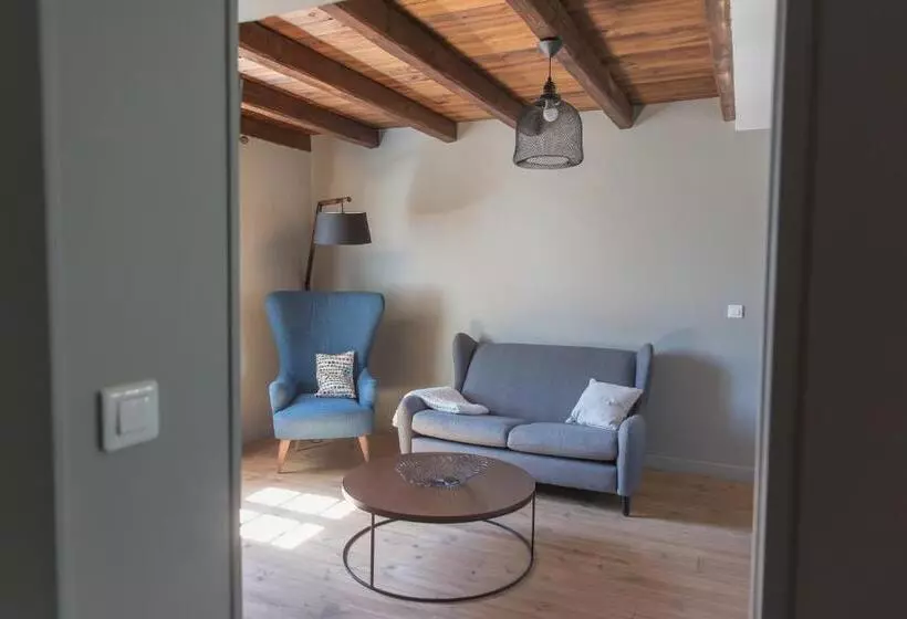 ペンション Le Mas Des Alexandrins