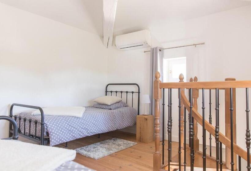 פנסיון Le Mas Des Alexandrins