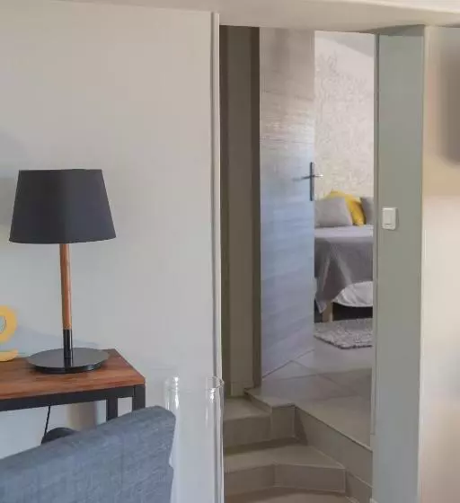 ペンション Le Mas Des Alexandrins