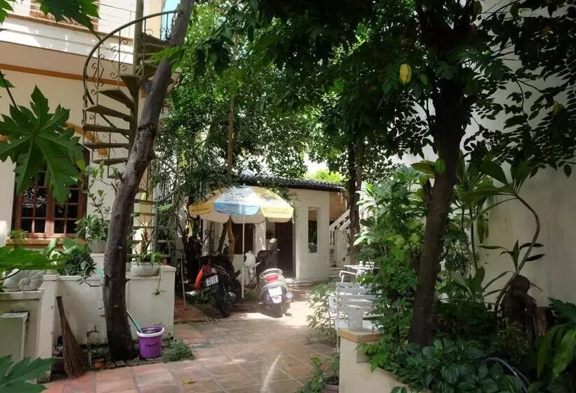 پانسیون Moon House Tropical Garden Lavender