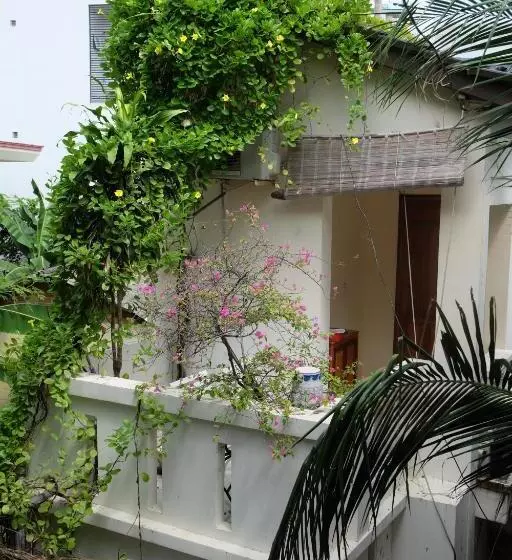 پانسیون Moon House Tropical Garden Lavender