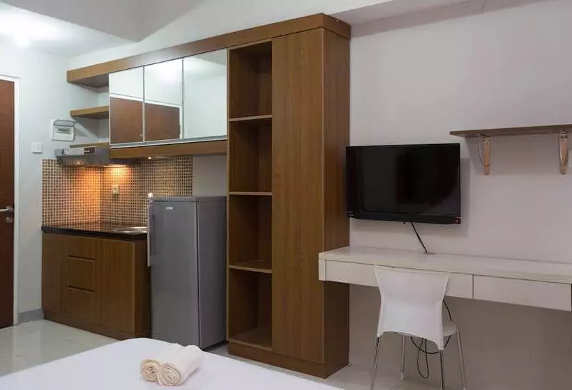 ペンション Reddoorz Apartment @ Taman Melati Margonda
