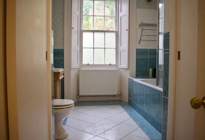 Spacious Cottage In Edinburgh